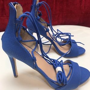 High heel blue shoes